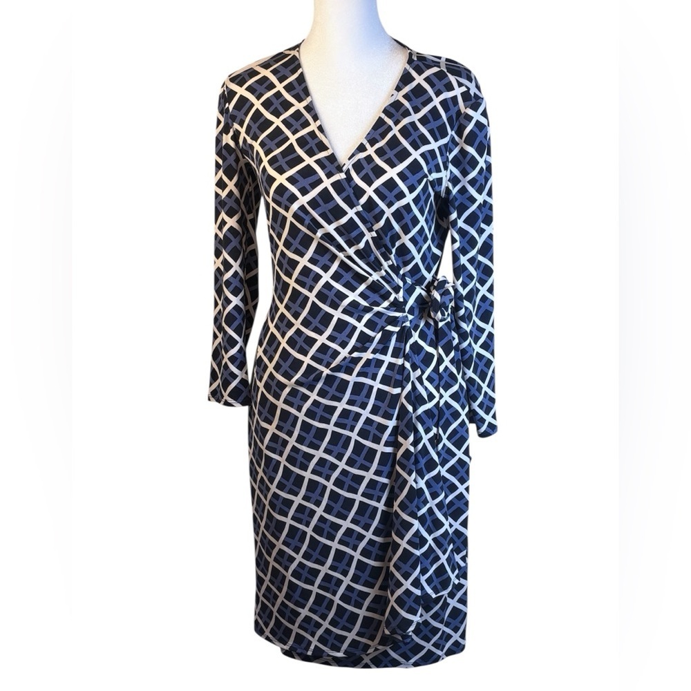 Donna Morgan White Blue Resort Midi Chic Geometric Wrap Dress Size 4